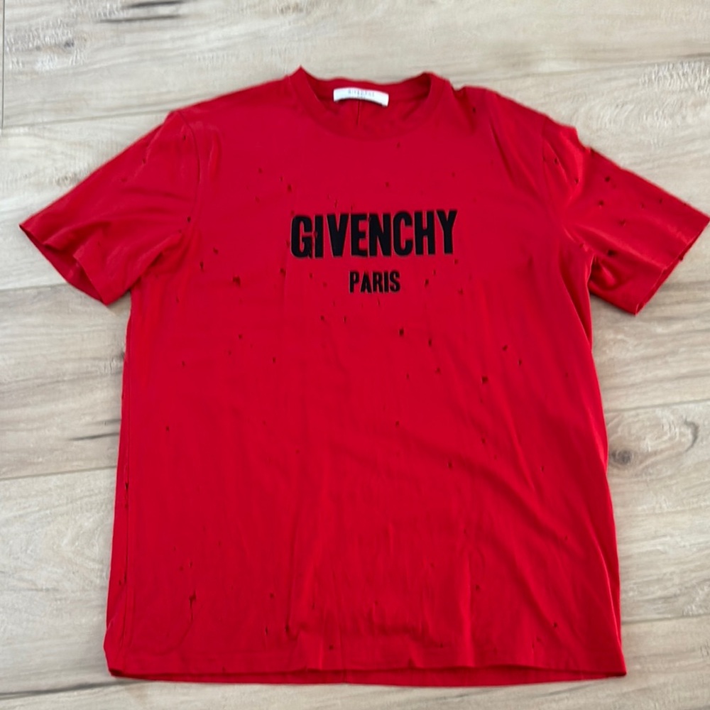 Authentic Women’s Givenchy Red Short Sleeve Tee Distressed. Like new